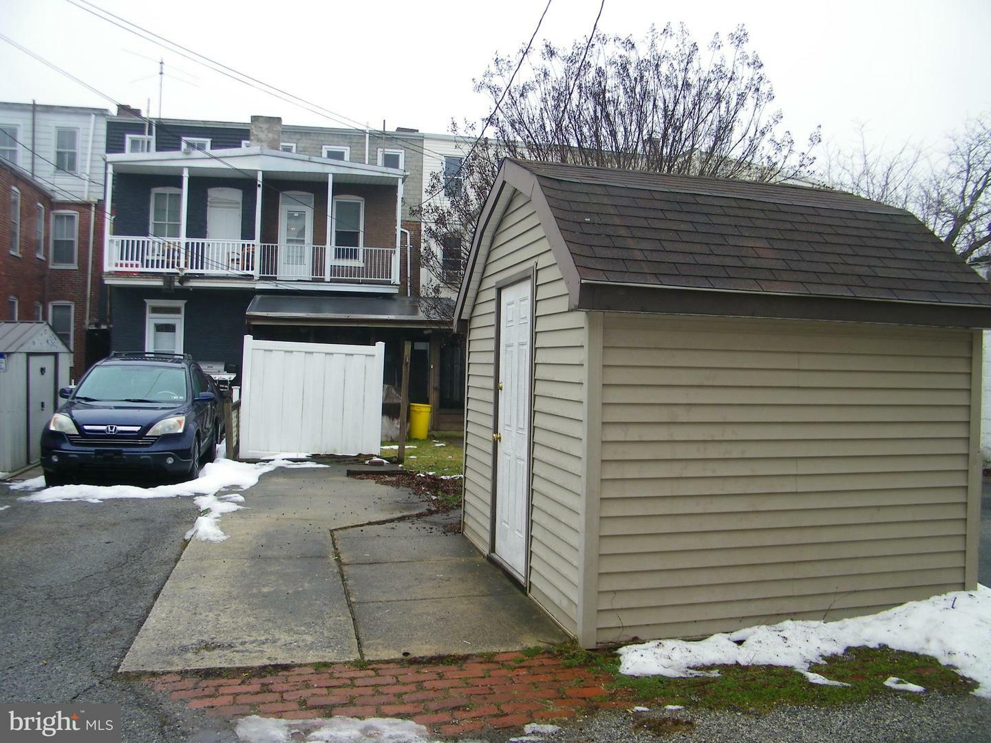 Property Photo:  1007 S Queen Street  PA 17403 