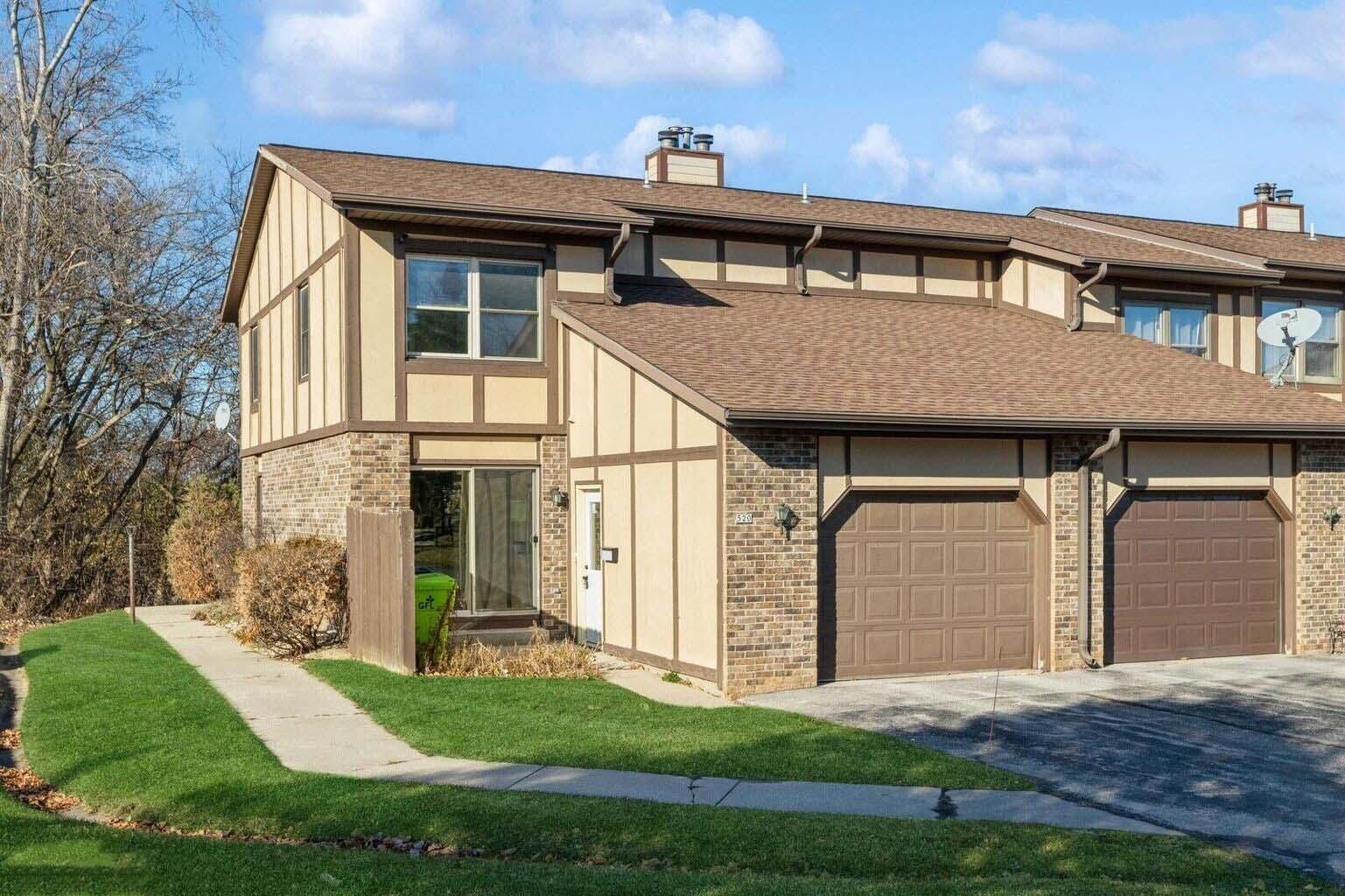 Property Photo:  520 Manchester Ln  WI 53029 