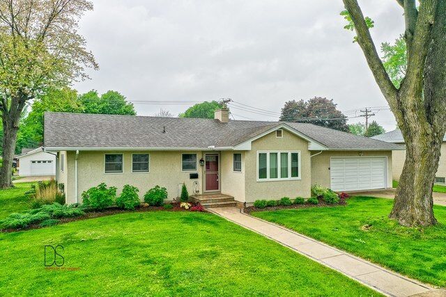 Property Photo:  2041 Prospect Avenue  IL 61301