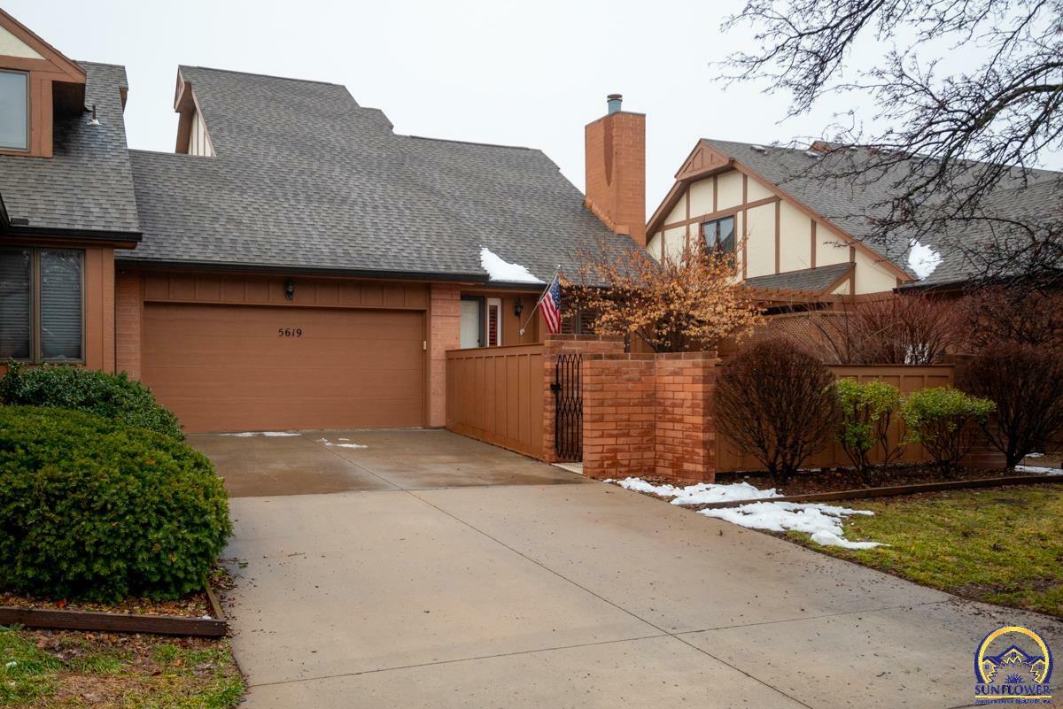 Property Photo:  5619 SW Hawick Ln  KS 66614 