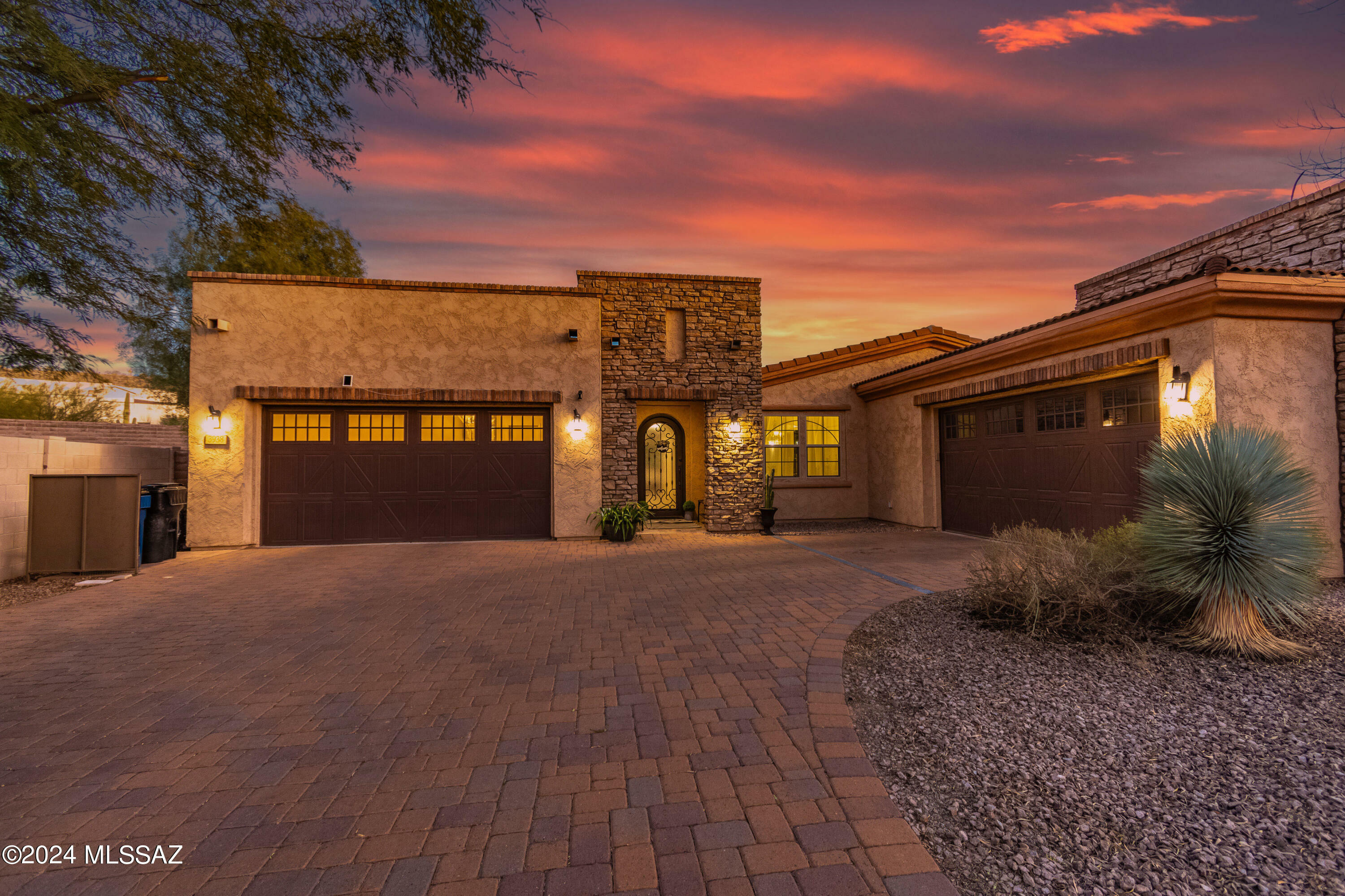 Property Photo:  3938 N Foothills Club Loop  AZ 85750 