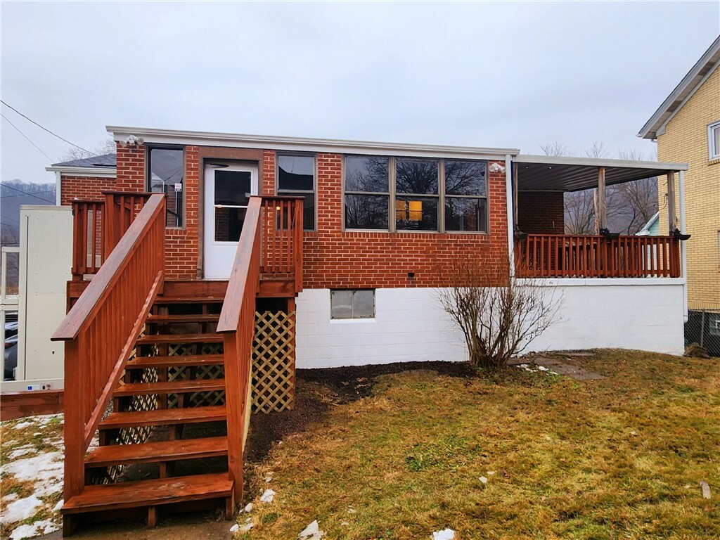 Property Photo:  107 8th St  PA 15063 