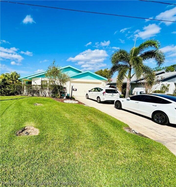 Property Photo: 2611 Par Road FL 33872