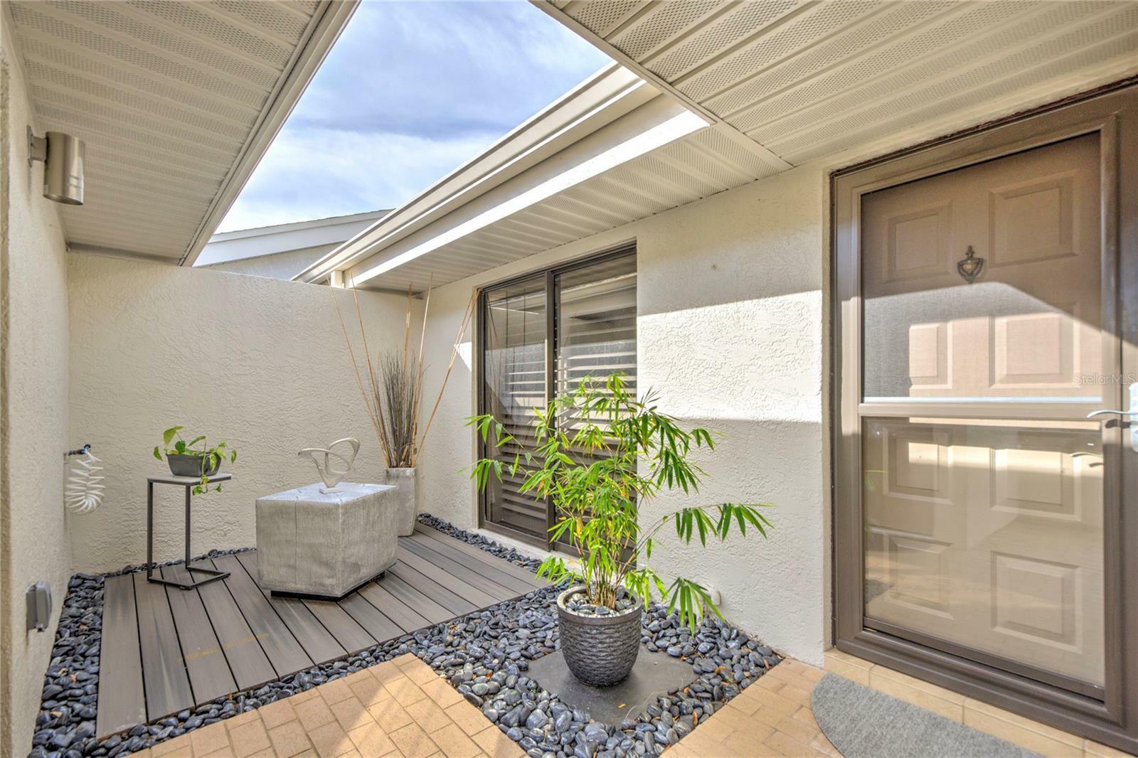 Property Photo:  1308 Pasadena Avenue S 8  FL 33707 