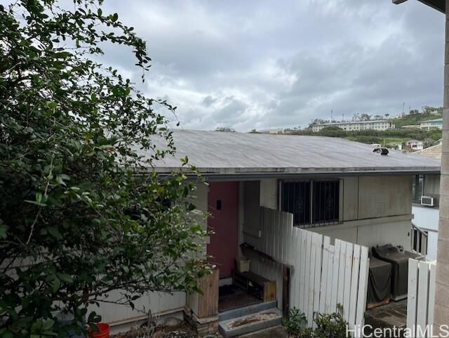 Property Photo:  2109 Hillcrest Street  HI 96817 