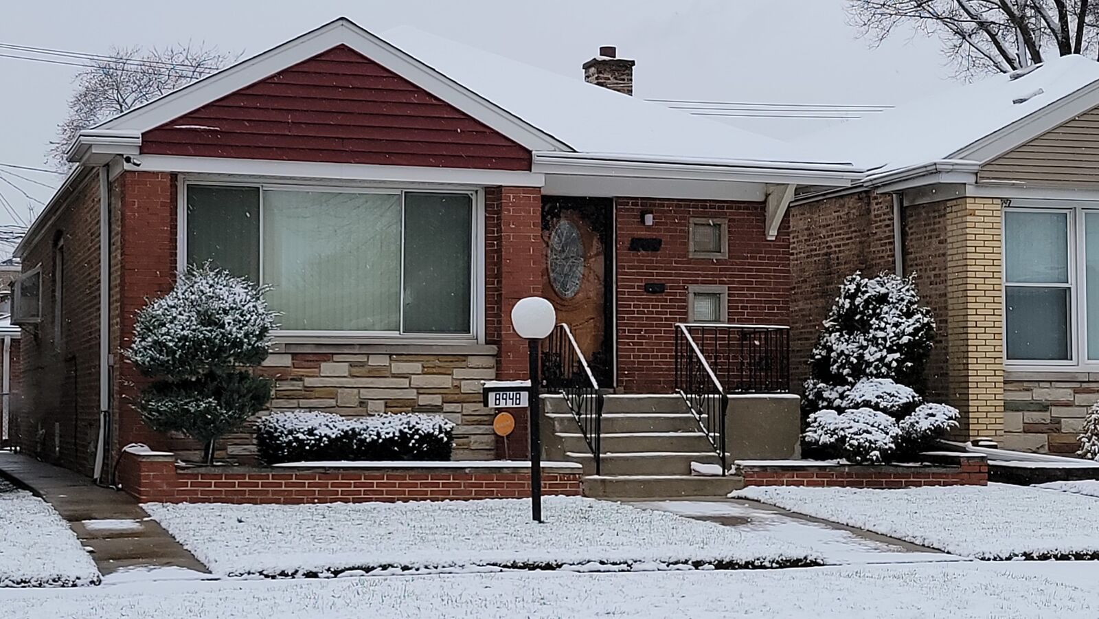 Property Photo:  8948 S Crandon Avenue  IL 60617 