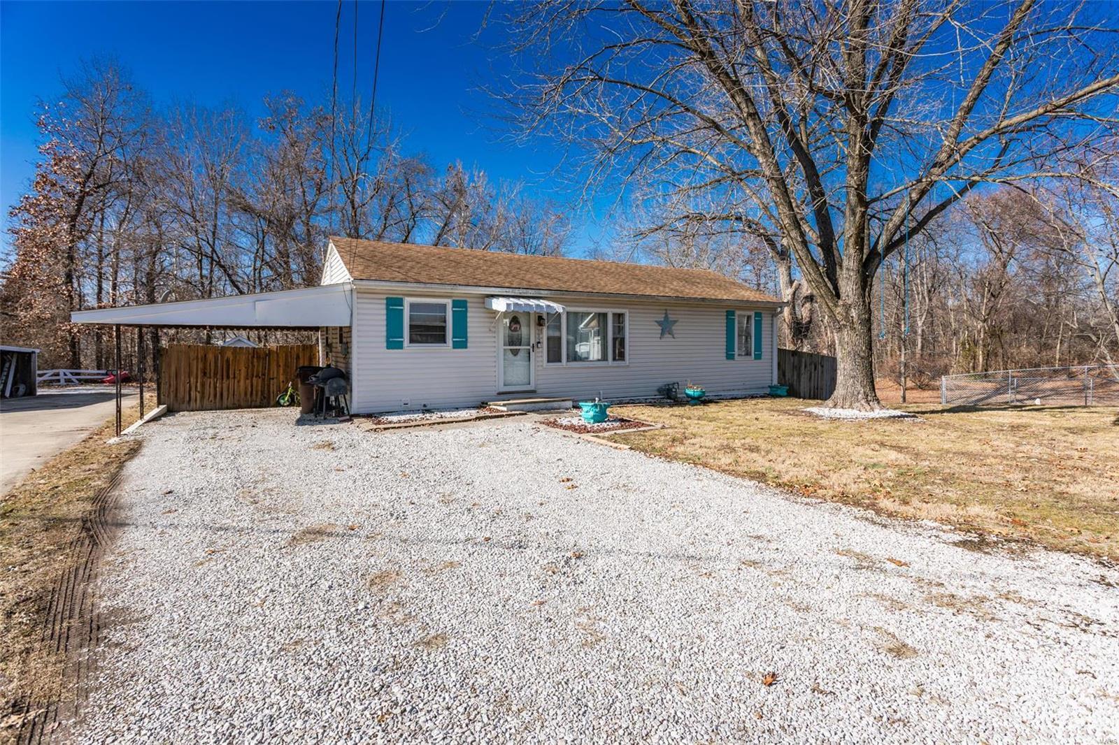 Property Photo: 703 Ridge Lane IL 62024