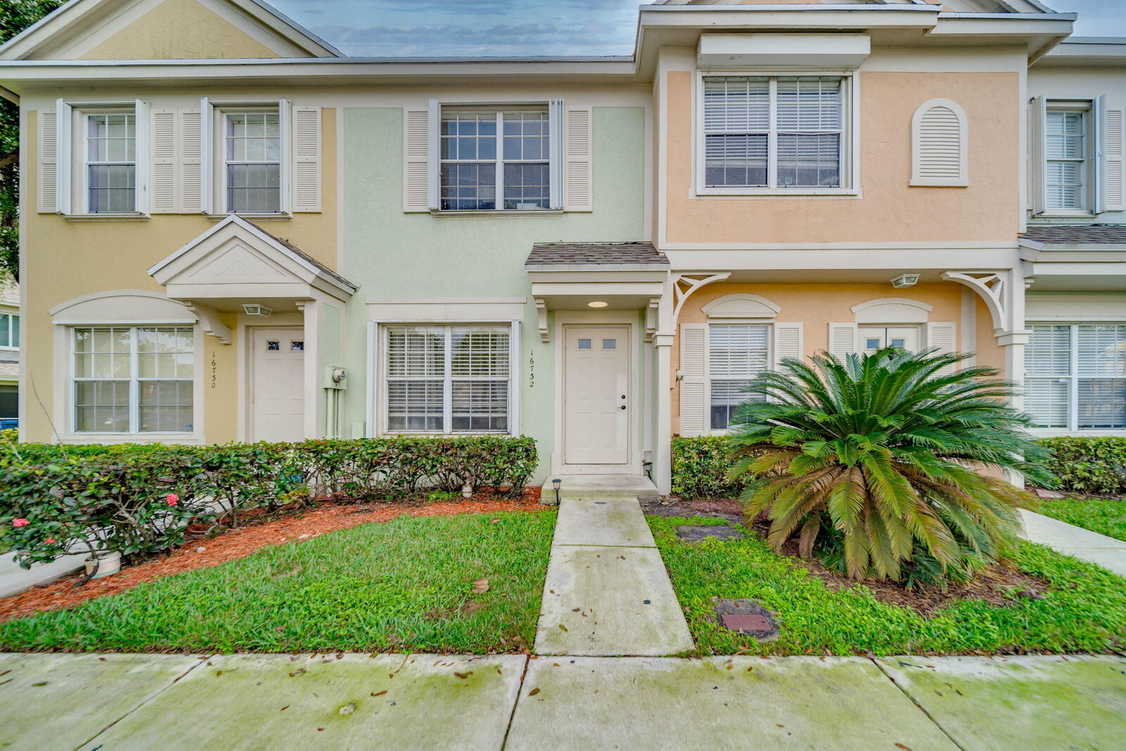 Property Photo:  16732 Hemingway Drive  FL 33326 