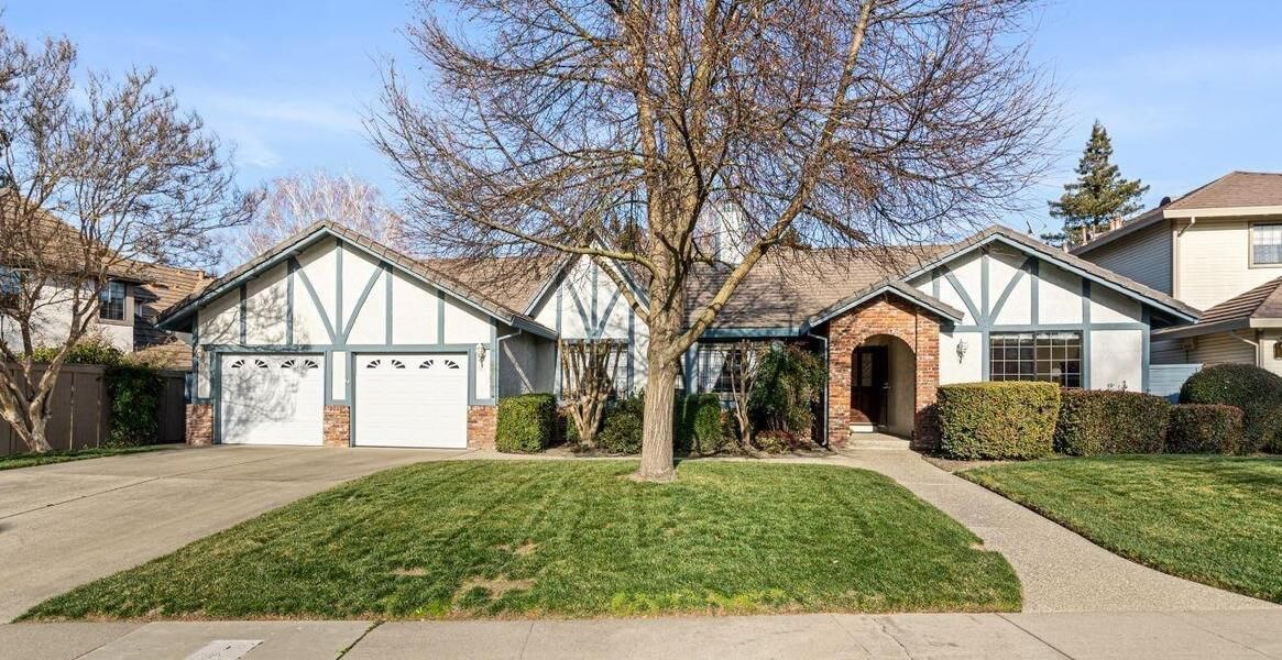 Property Photo:  7717 Dutra Bend Drive  CA 95831 