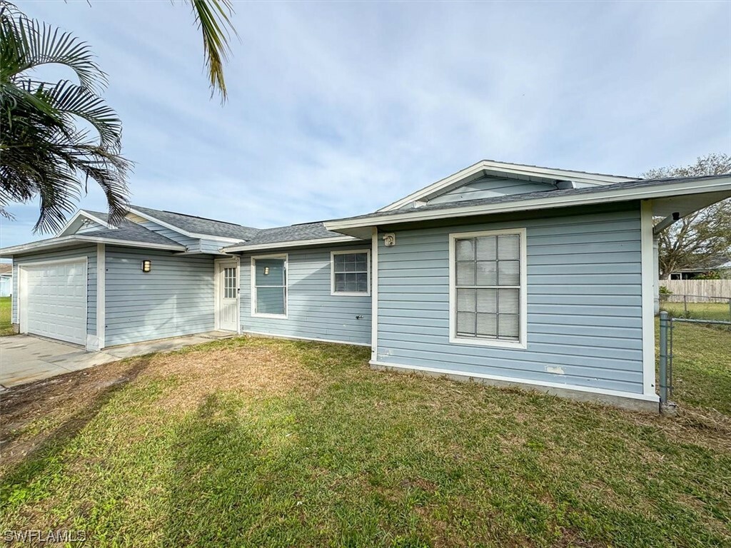 Property Photo:  1117 NE 12th Street  FL 33909 