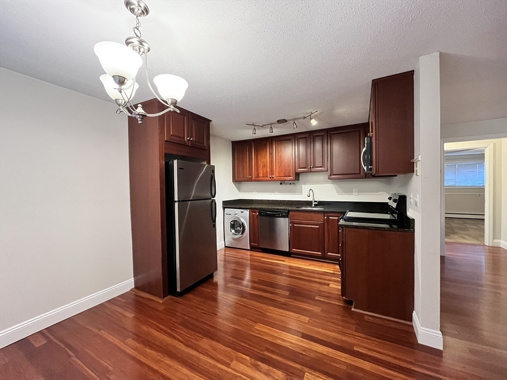 Property Photo:  2410 Skyline Dr 8  MA 01854 