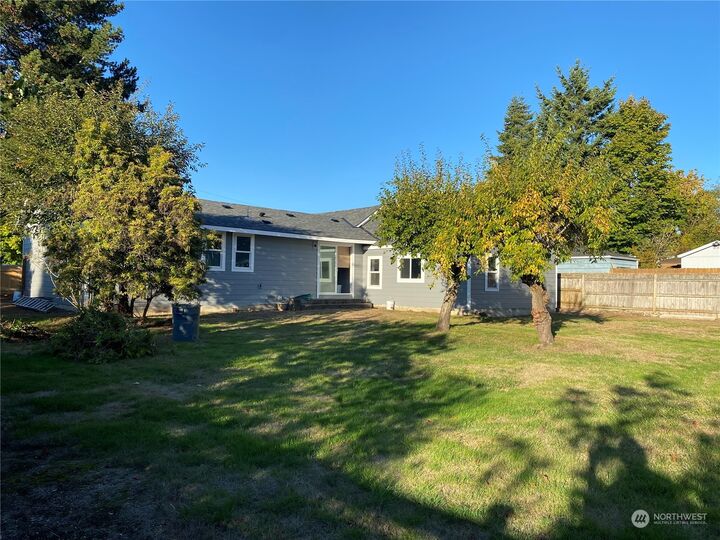 Property Photo: 1313 S 279th Street WA 98198