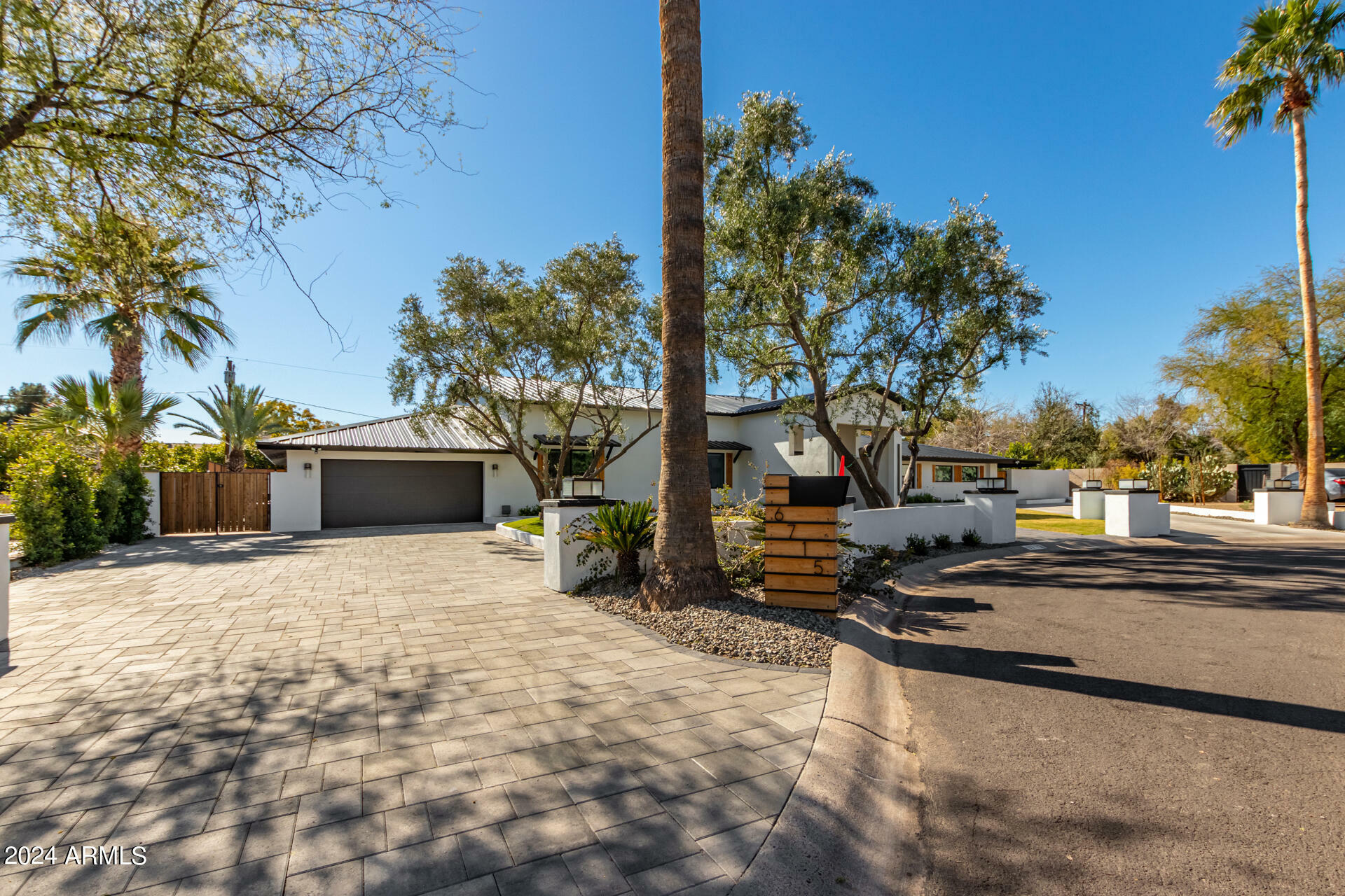 Property Photo:  6715 E Montecito Avenue  AZ 85251 