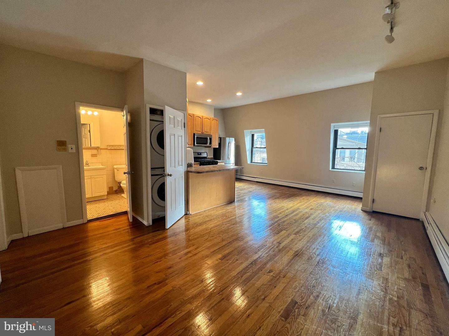 Property Photo:  1121 Walnut Street 4F  PA 19107 