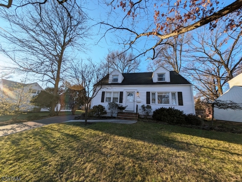 Property Photo:  31 Beech Ave  NJ 07023 