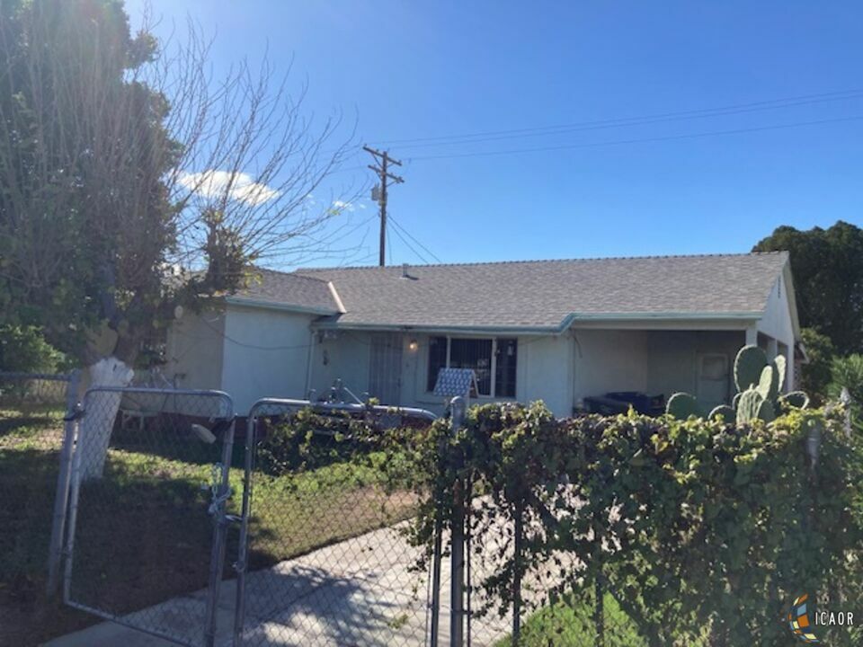 Property Photo:  845   Beach Ave  CA 92231 