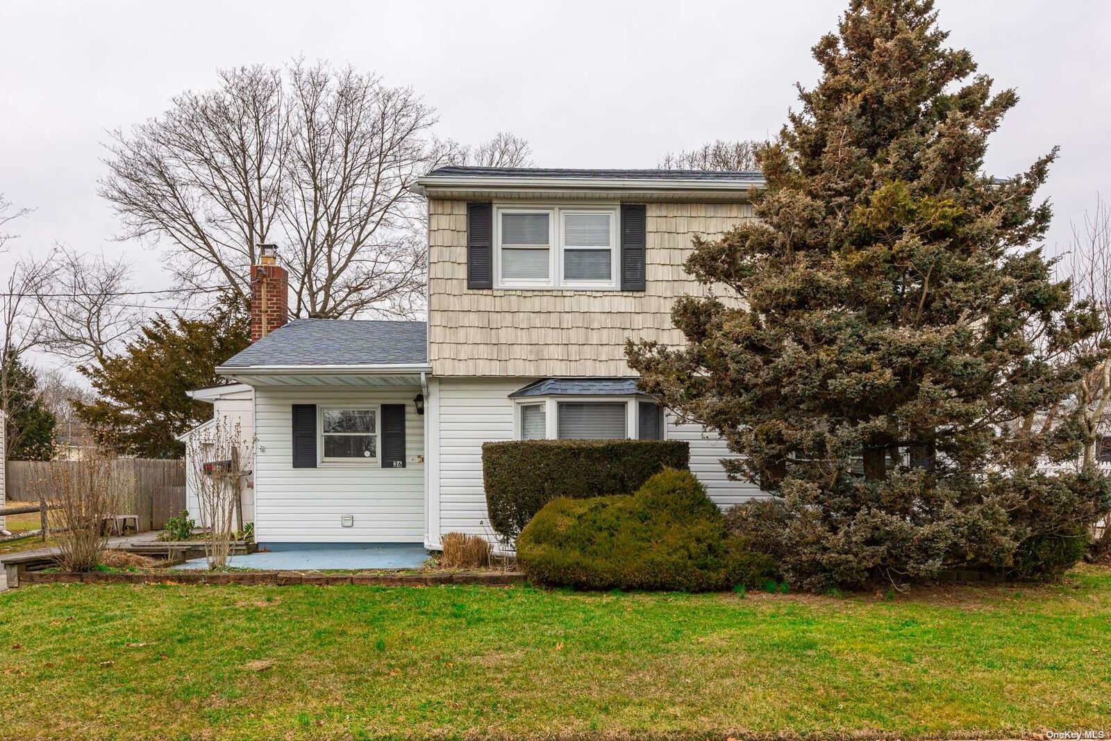 Property Photo:  36 Washington Avenue  NY 11796 