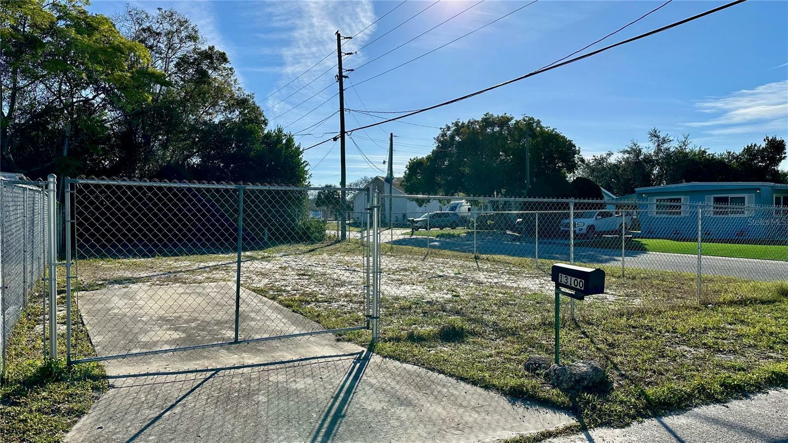 Property Photo:  13100 Dania Street  FL 34667 