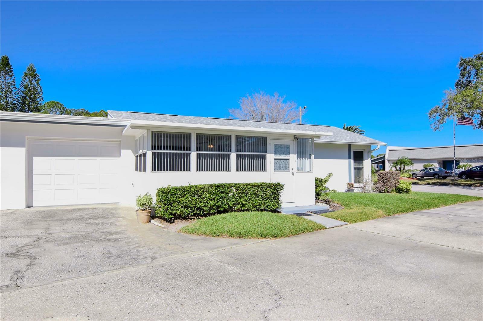 Property Photo:  1305 Whitebridge Drive B  FL 34684 