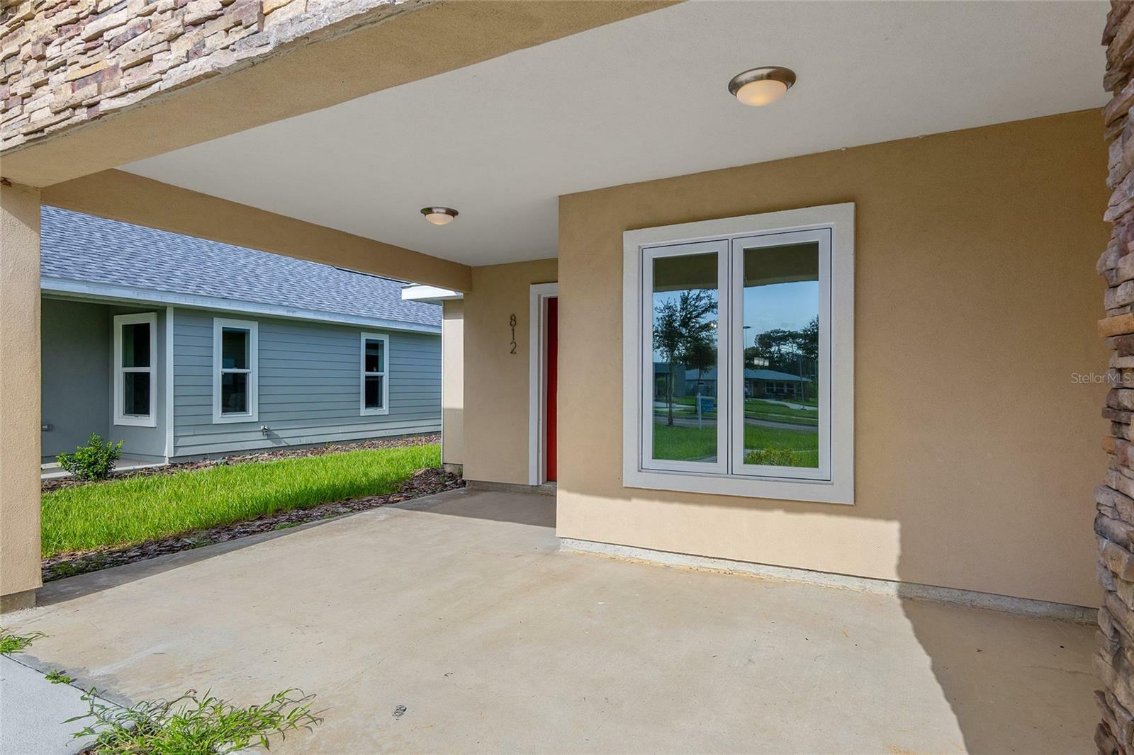 Property Photo: 812 SE 16th Drive FL 32641