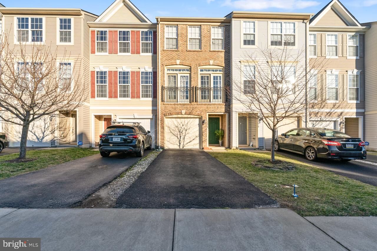 Property Photo: 15614 John Diskin Circle VA 22191