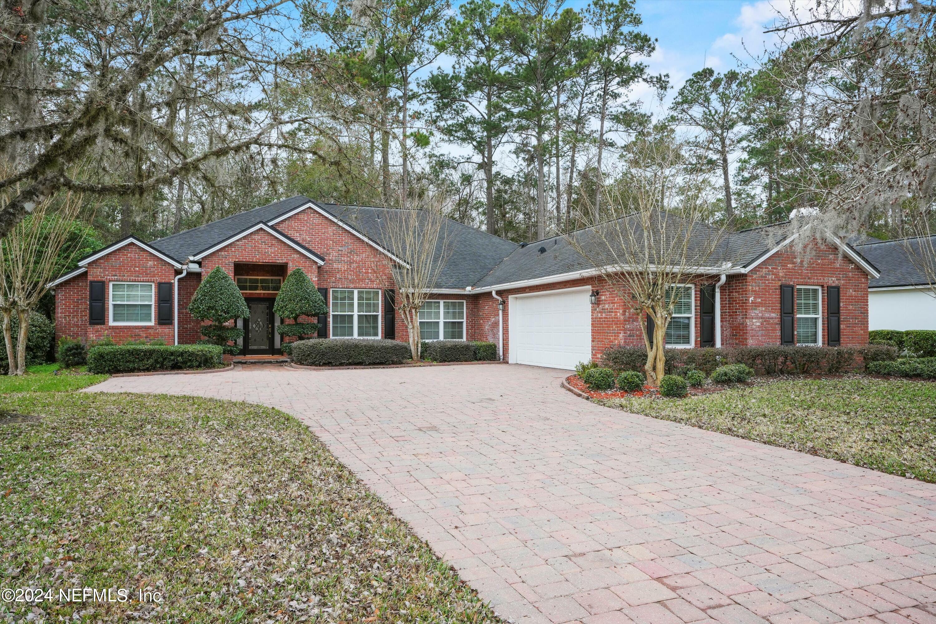 Property Photo:  526 Berkshire Court  FL 32073 