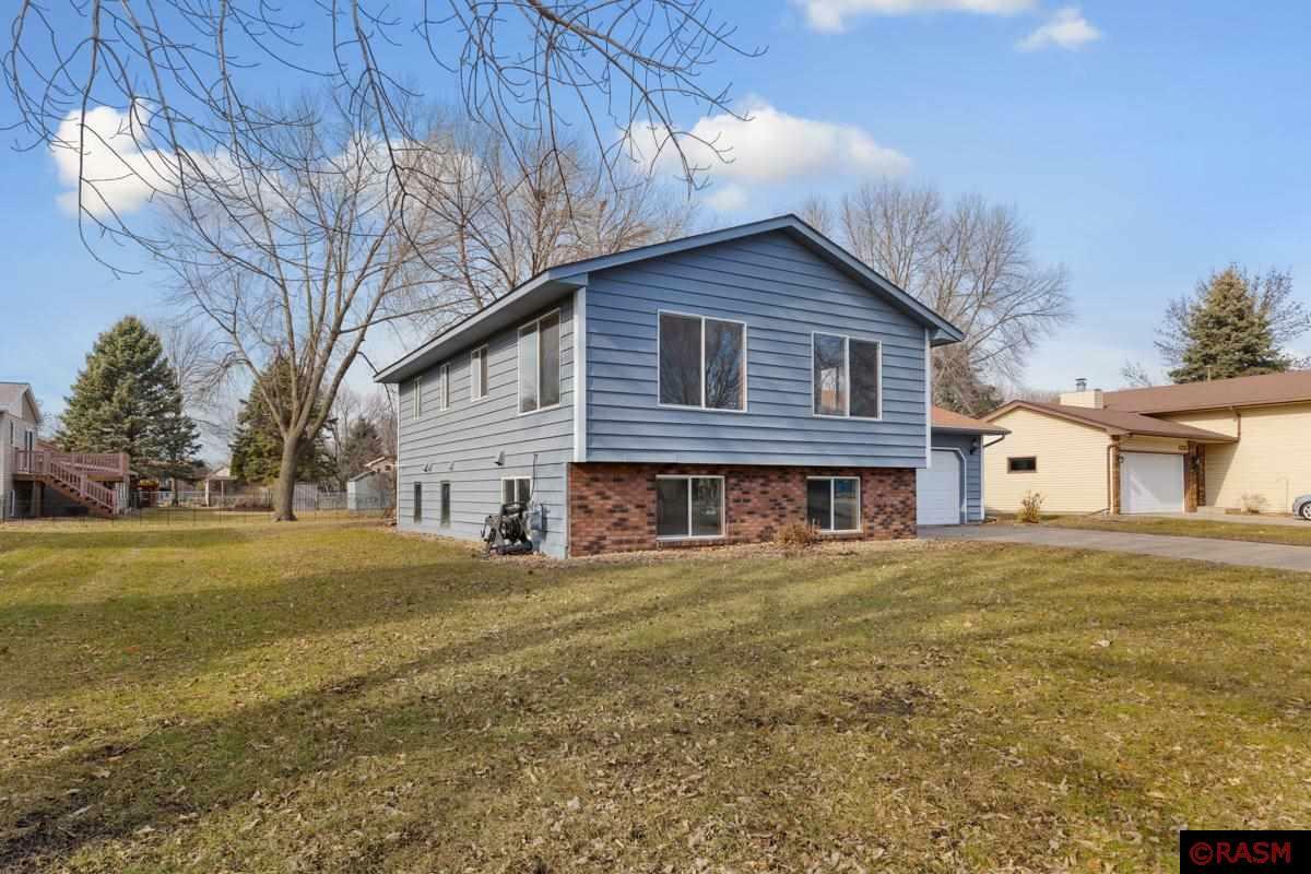 Property Photo:  1731 S Orchid Drive  MN 56003 