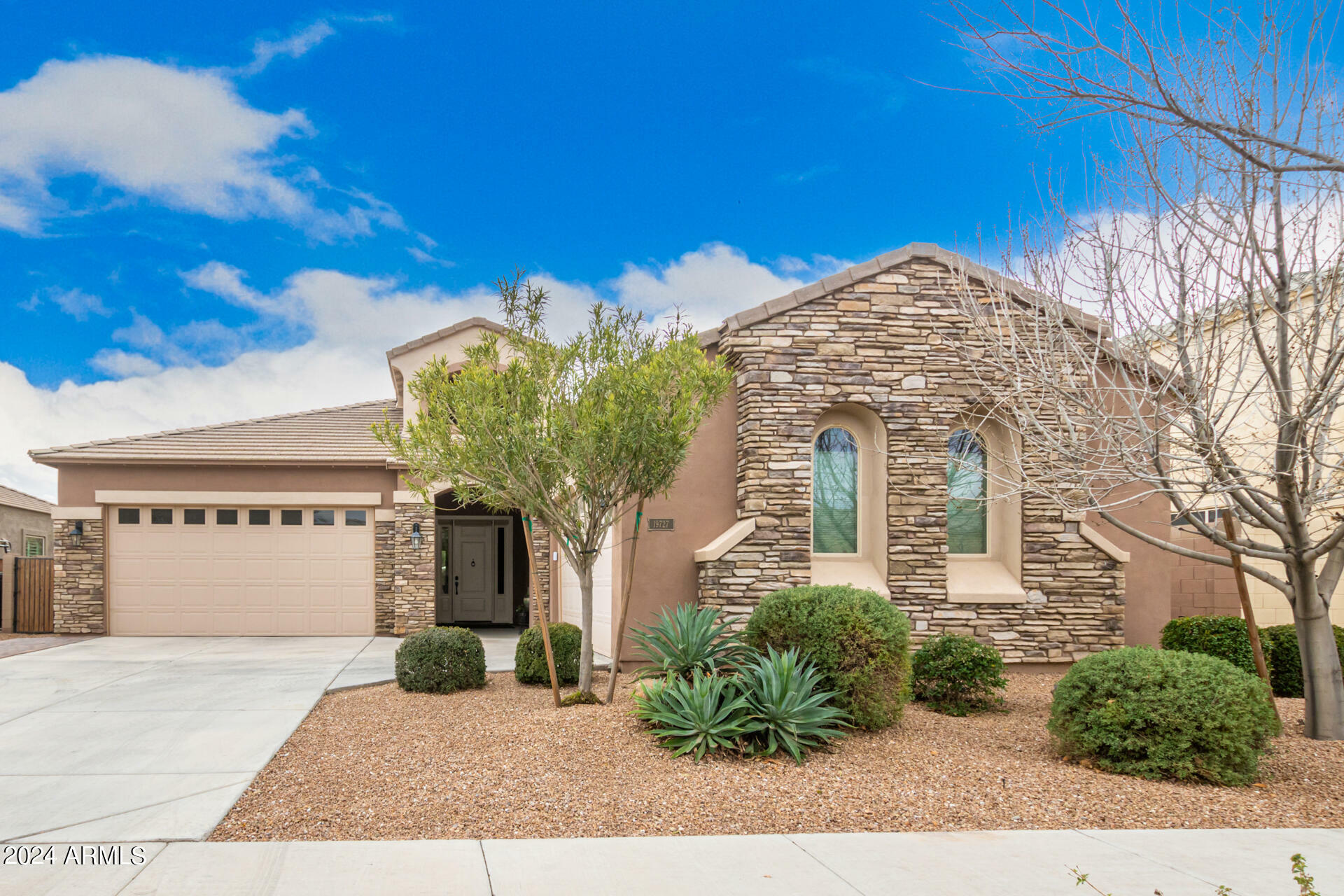 Property Photo:  19727 E Raven Drive  AZ 85142 