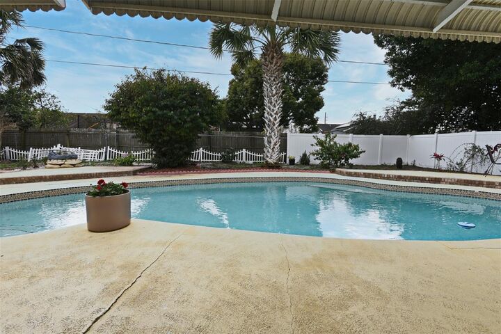 Property Photo:  1213 Sacramento Street  FL 32725 