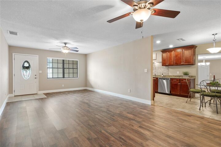 Property Photo:  1939 63rd Avenue N  FL 33702 