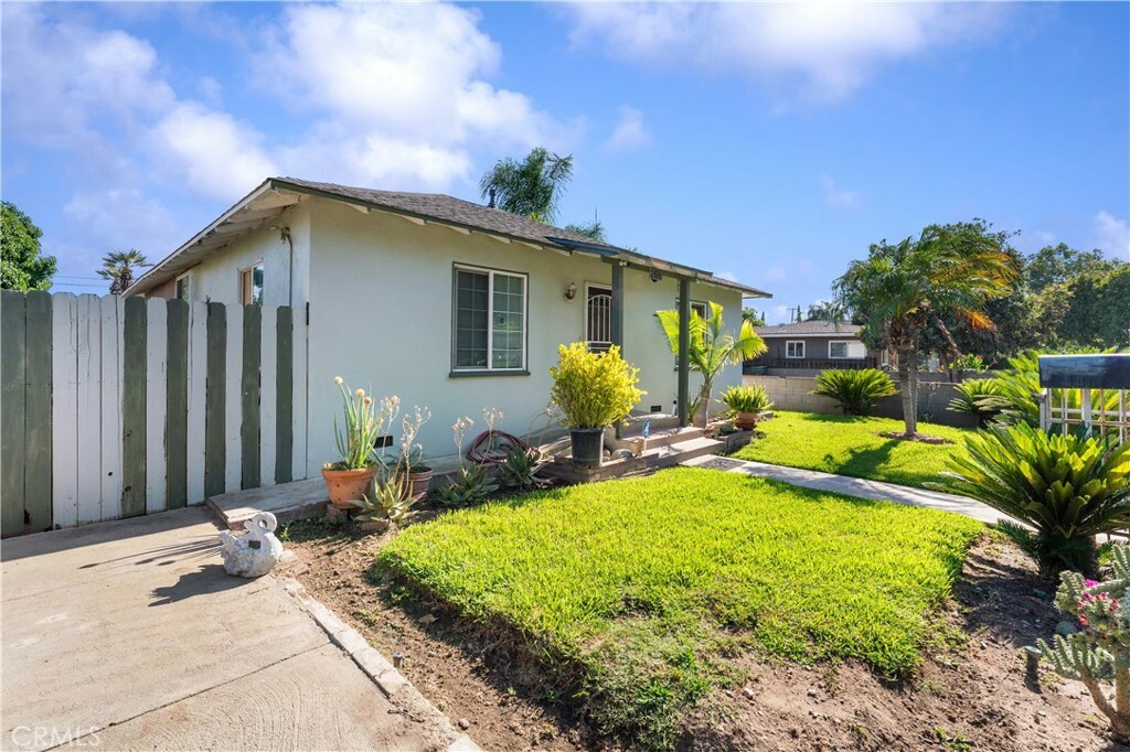 Property Photo:  268 E Magnolia Street  CA 91767 