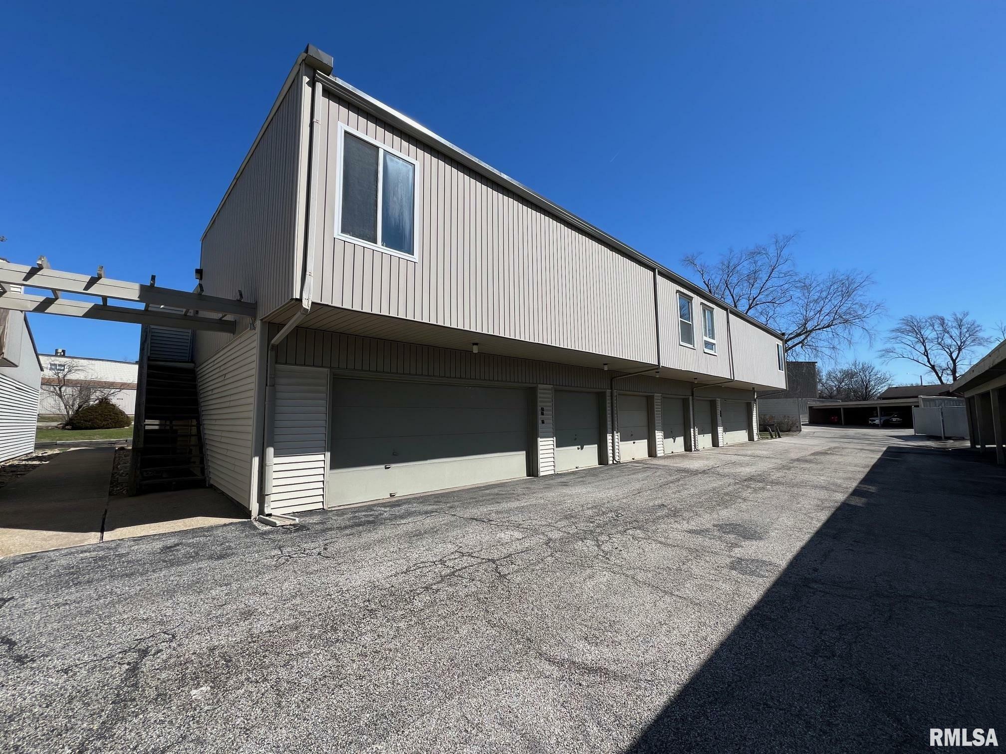 Property Photo:  6809 N Frostwood Parkway 48  IL 61615 
