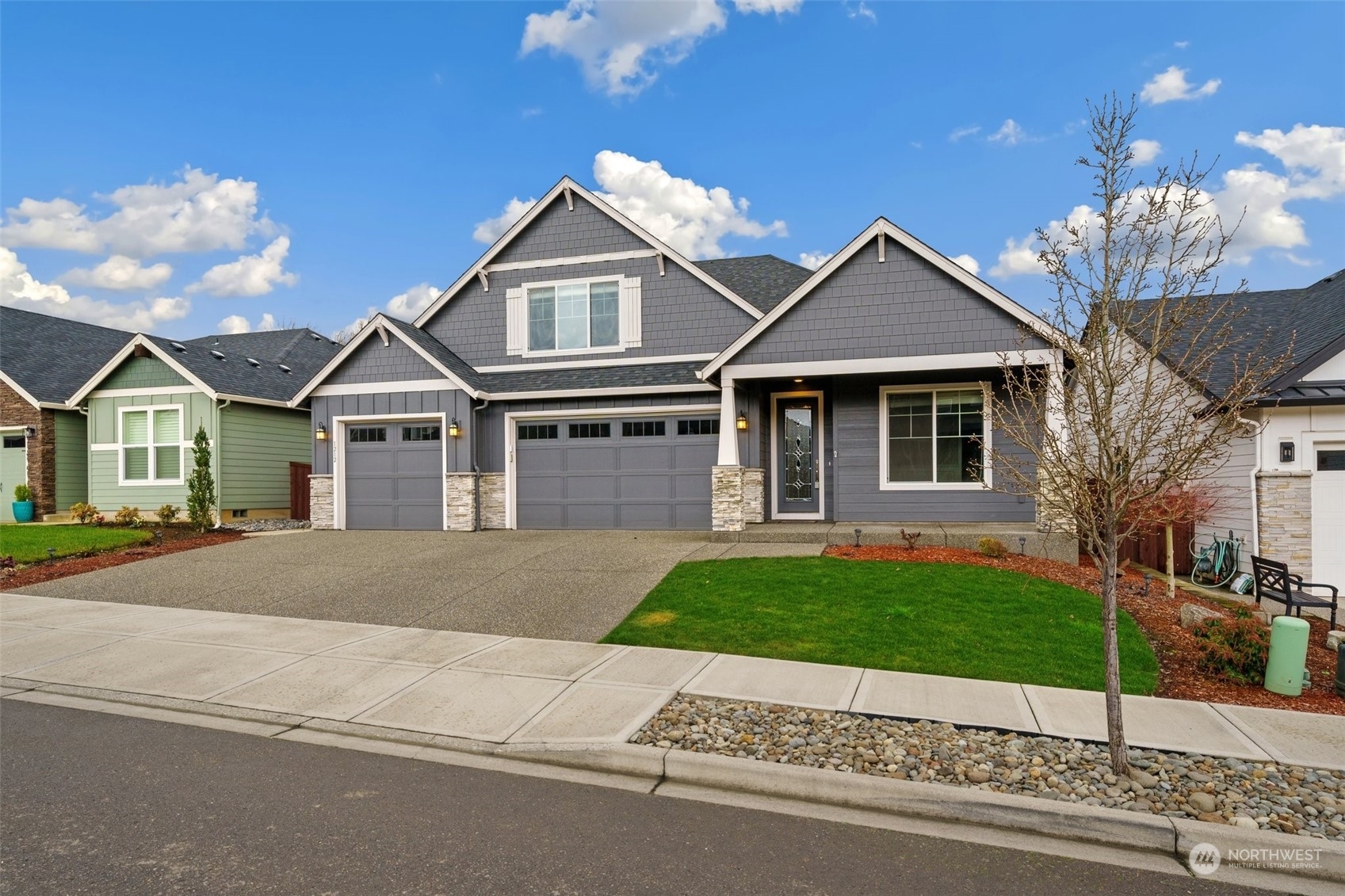 Property Photo:  1212 S 50th Place  WA 98642 