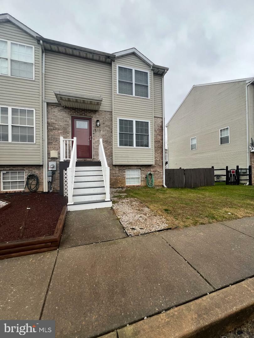 Property Photo: 513 Sally Lane DE 19709