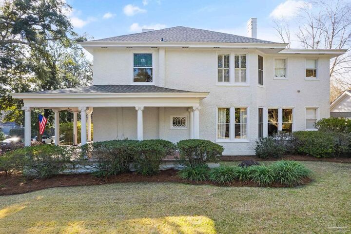 Property Photo:  300 W Gonzalez St  FL 32501 