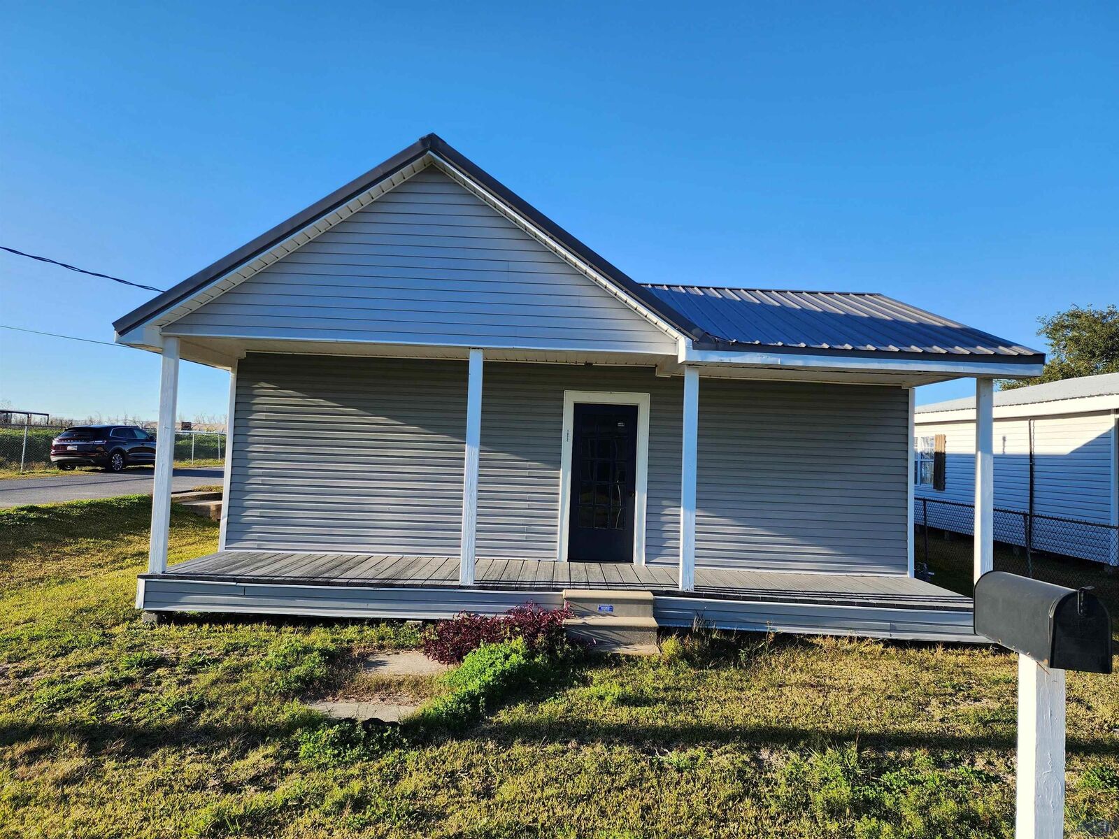 Property Photo: 1022 Lafourche LA 70374