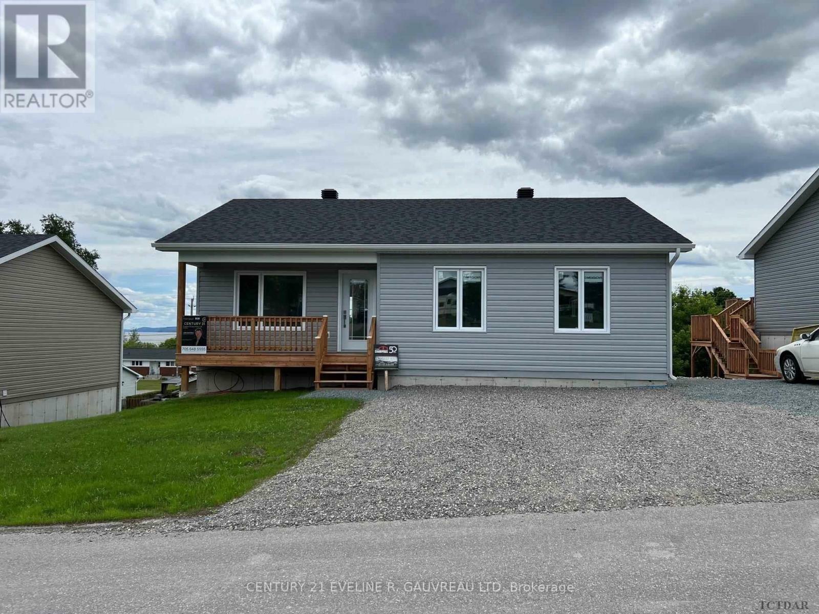 134 Lorne Avenue  Temiskaming Shores ON P0J 1P0 photo