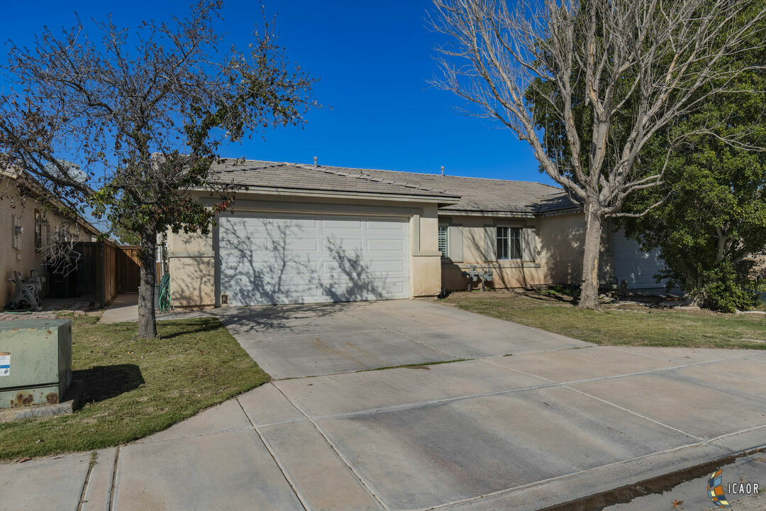 Property Photo:  321   Santa Rosa Dr  CA 92251 