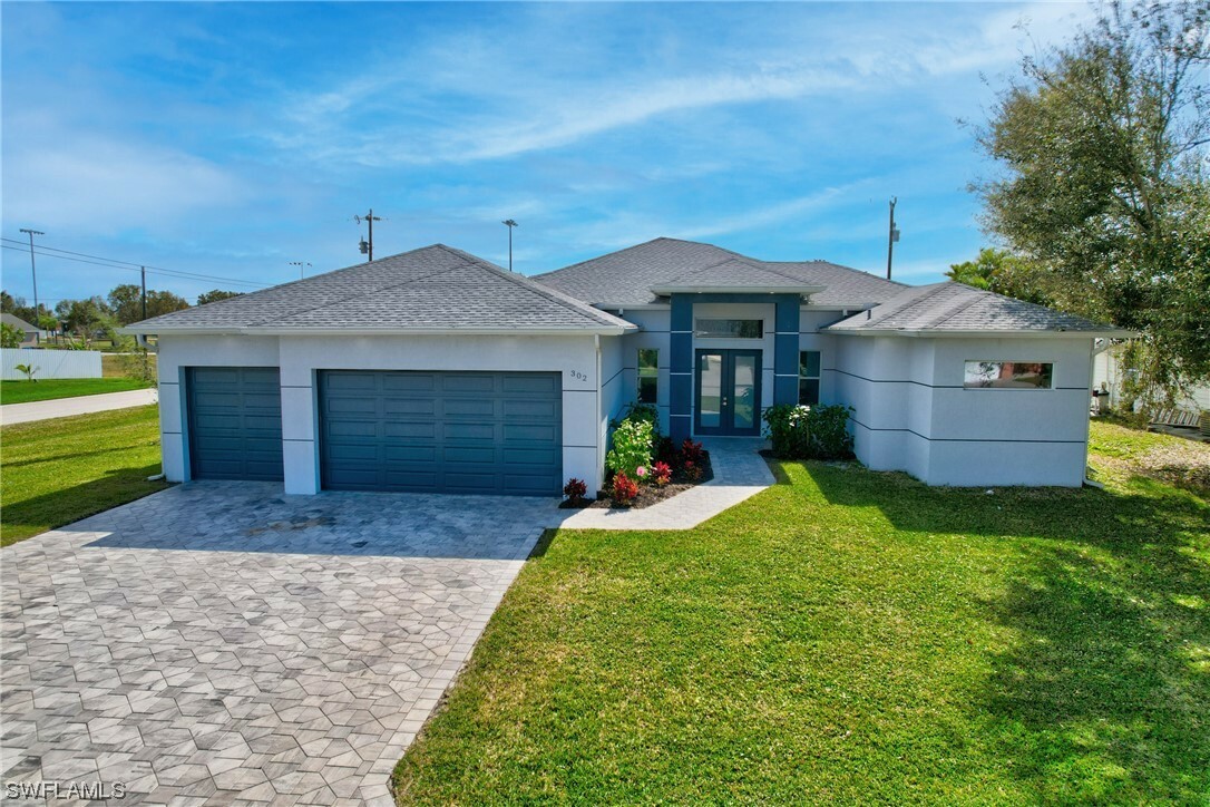 Property Photo:  302 SW 29th Street  FL 33914 