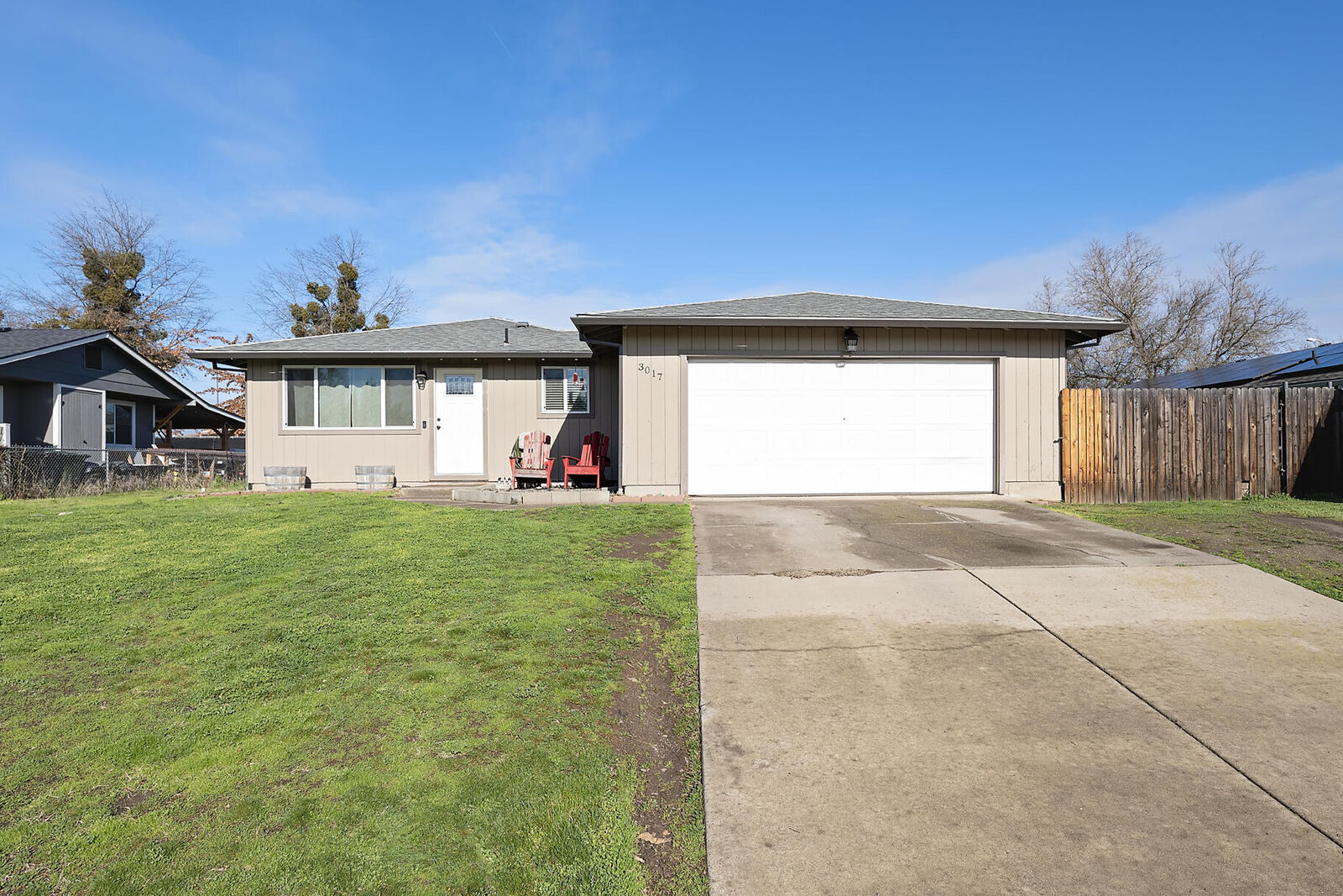 Property Photo: 3017 Ingalls Drive OR 97503