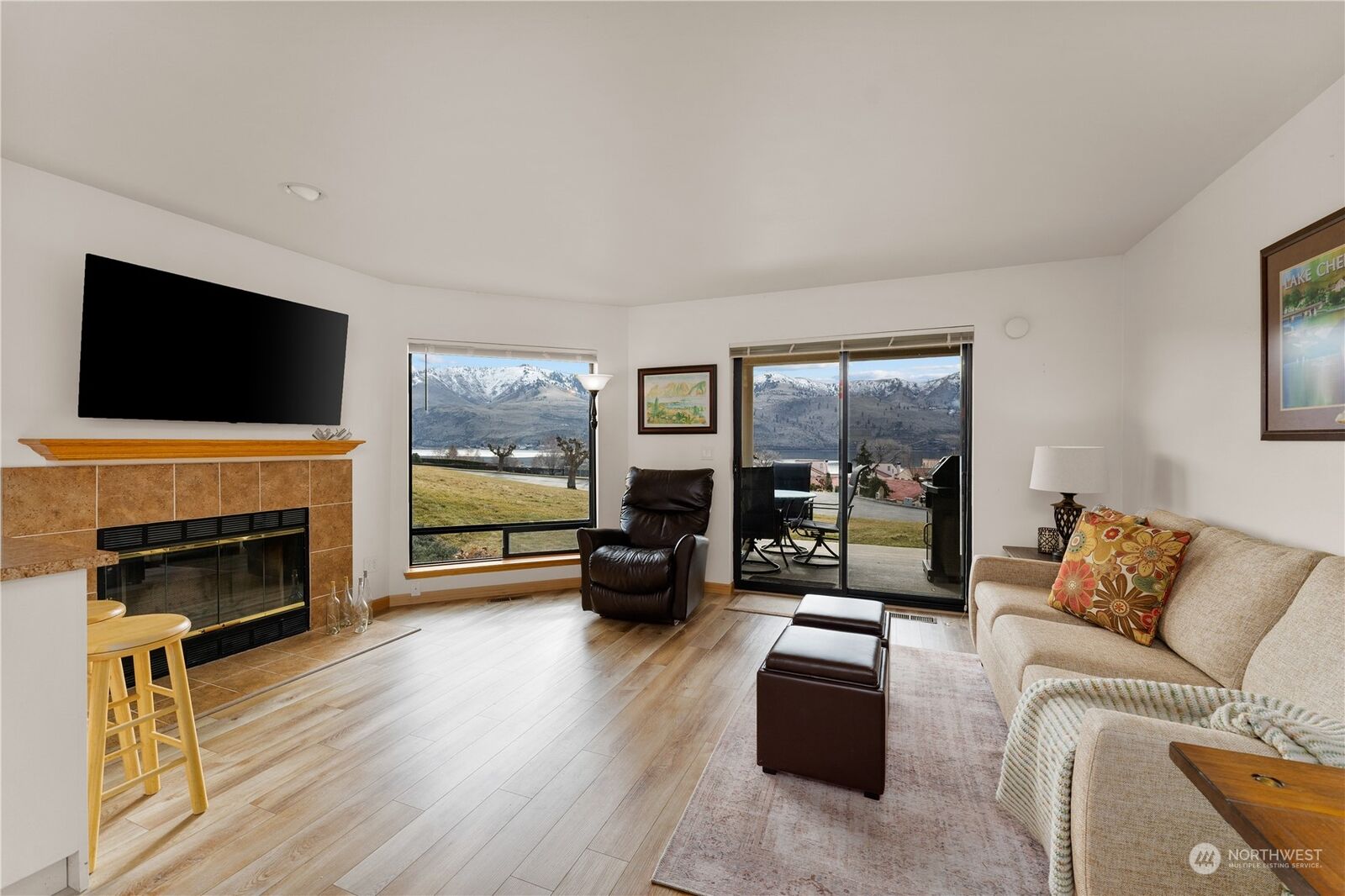 Property Photo: 100 Lake Chelan Shores Drive 18-1 WA 98816