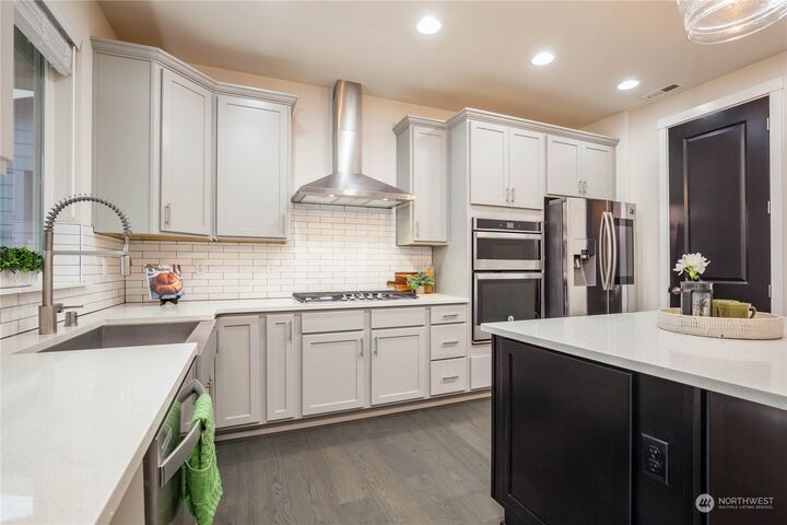 Property Photo:  13143 178th Avenue E  WA 98391 