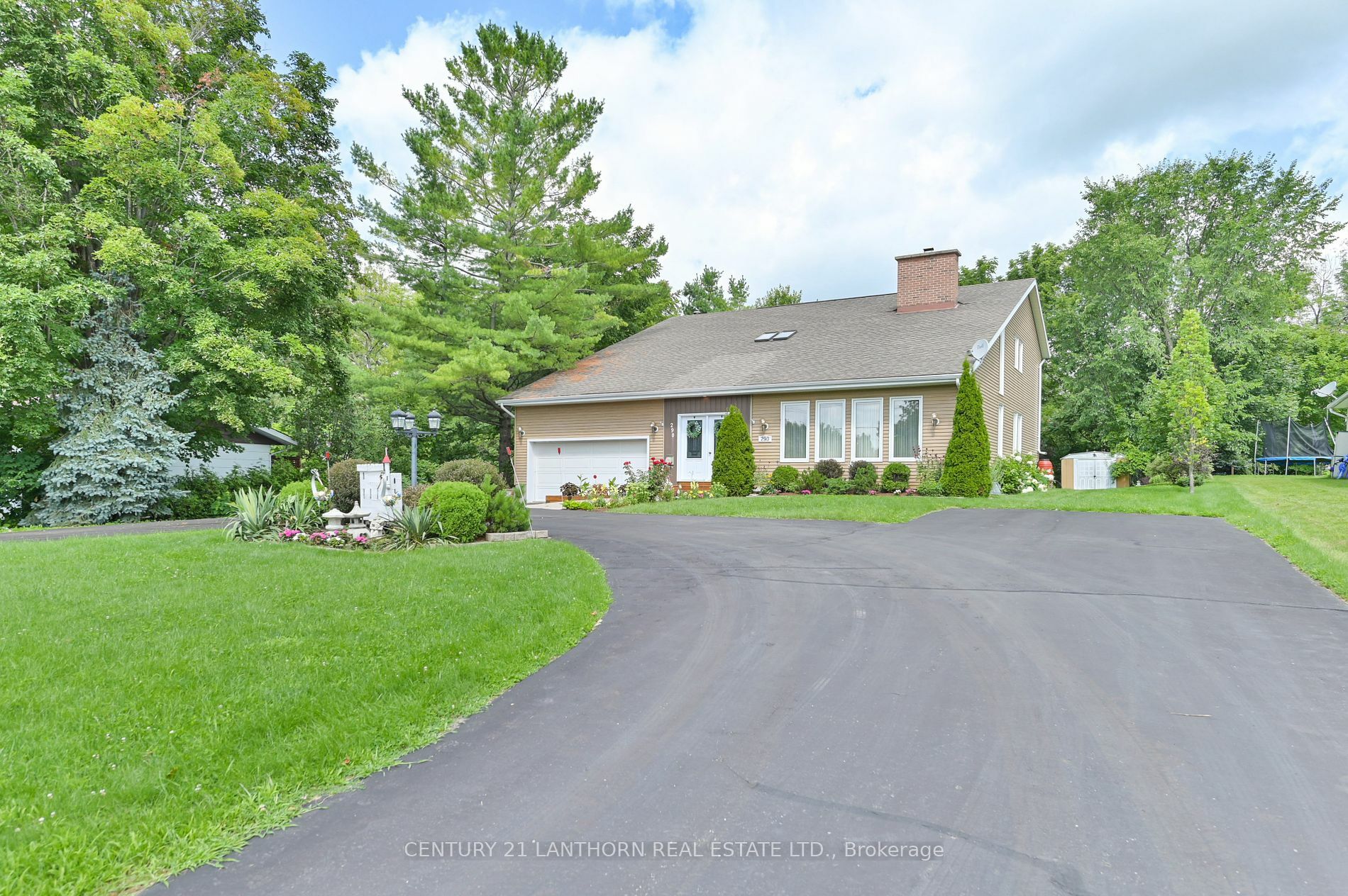 Property Photo: 290 St Lawrence Street E ON K0K 2K0