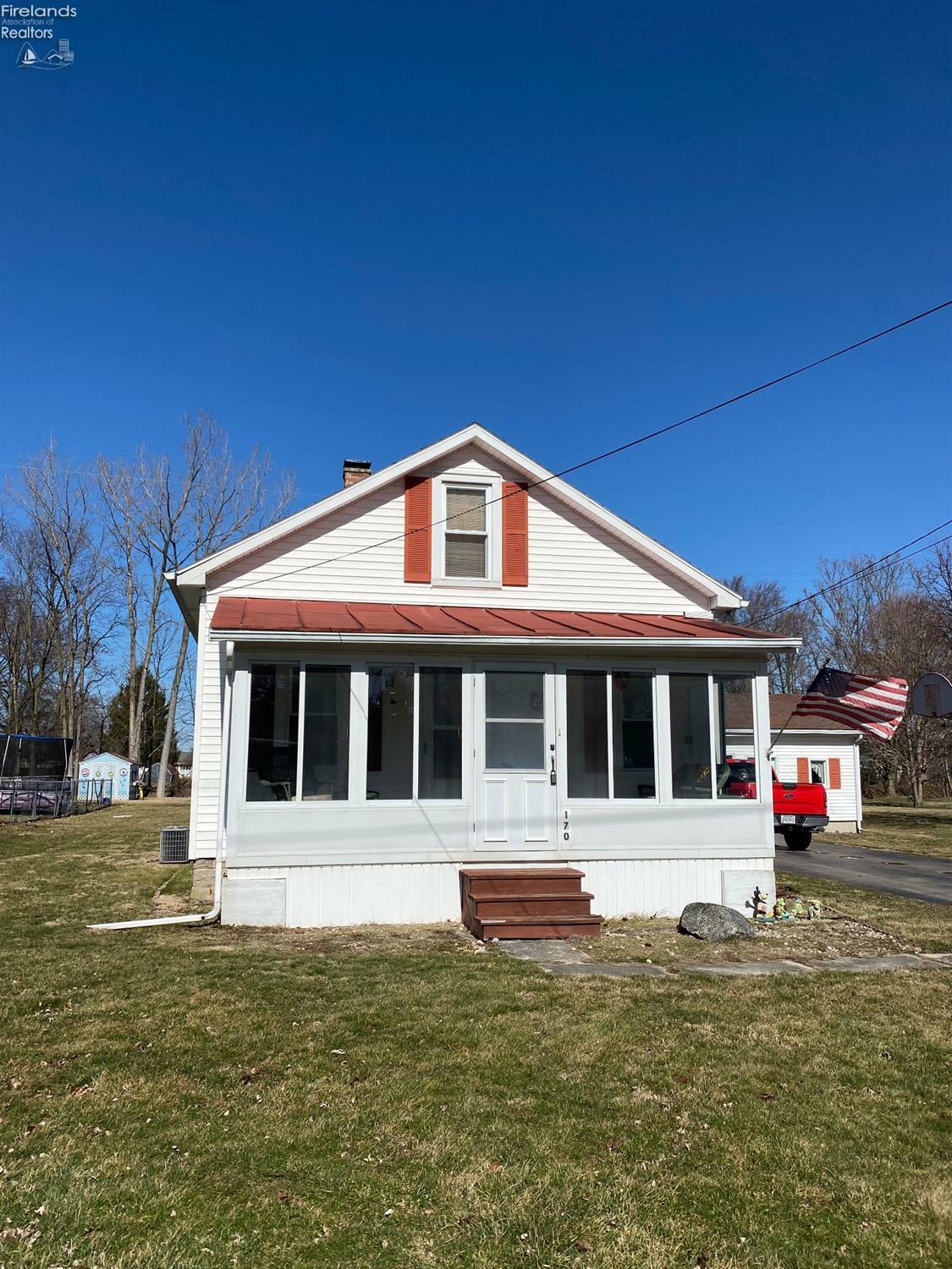 Property Photo:  170 Cottage Avenue  OH 44883 