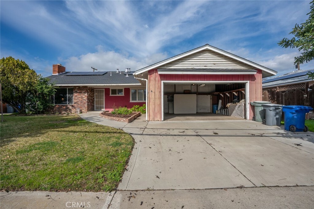 Property Photo:  1099 E Olive Avenue  CA 95340 