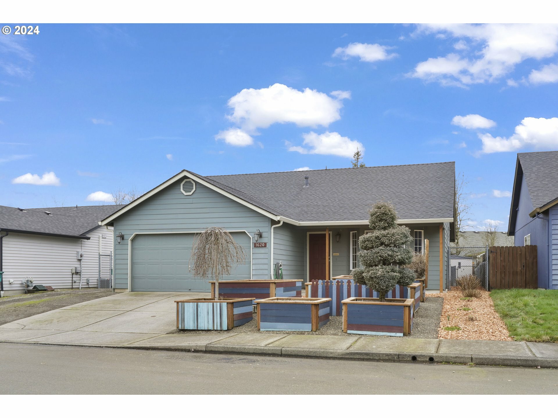 Property Photo: 1620 NW 12th St WA 98604