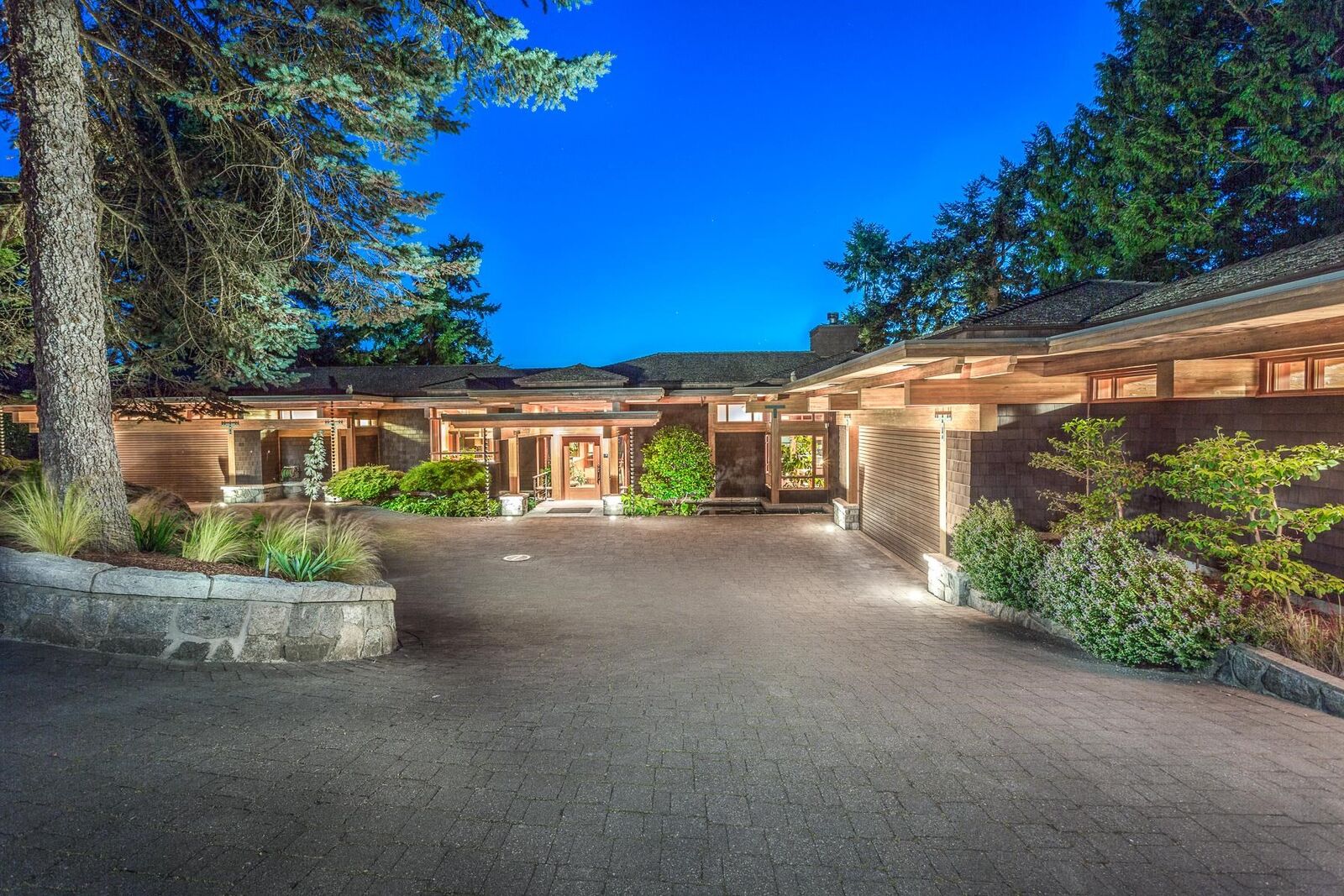 Property Photo: 5363 Kew Cliff Road BC V7W 1M3