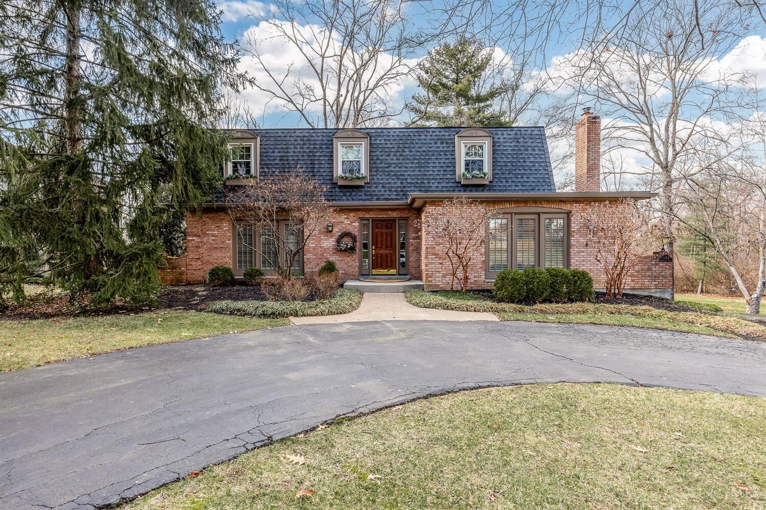 Property Photo:  2253 Donnington Lane  OH 45244 
