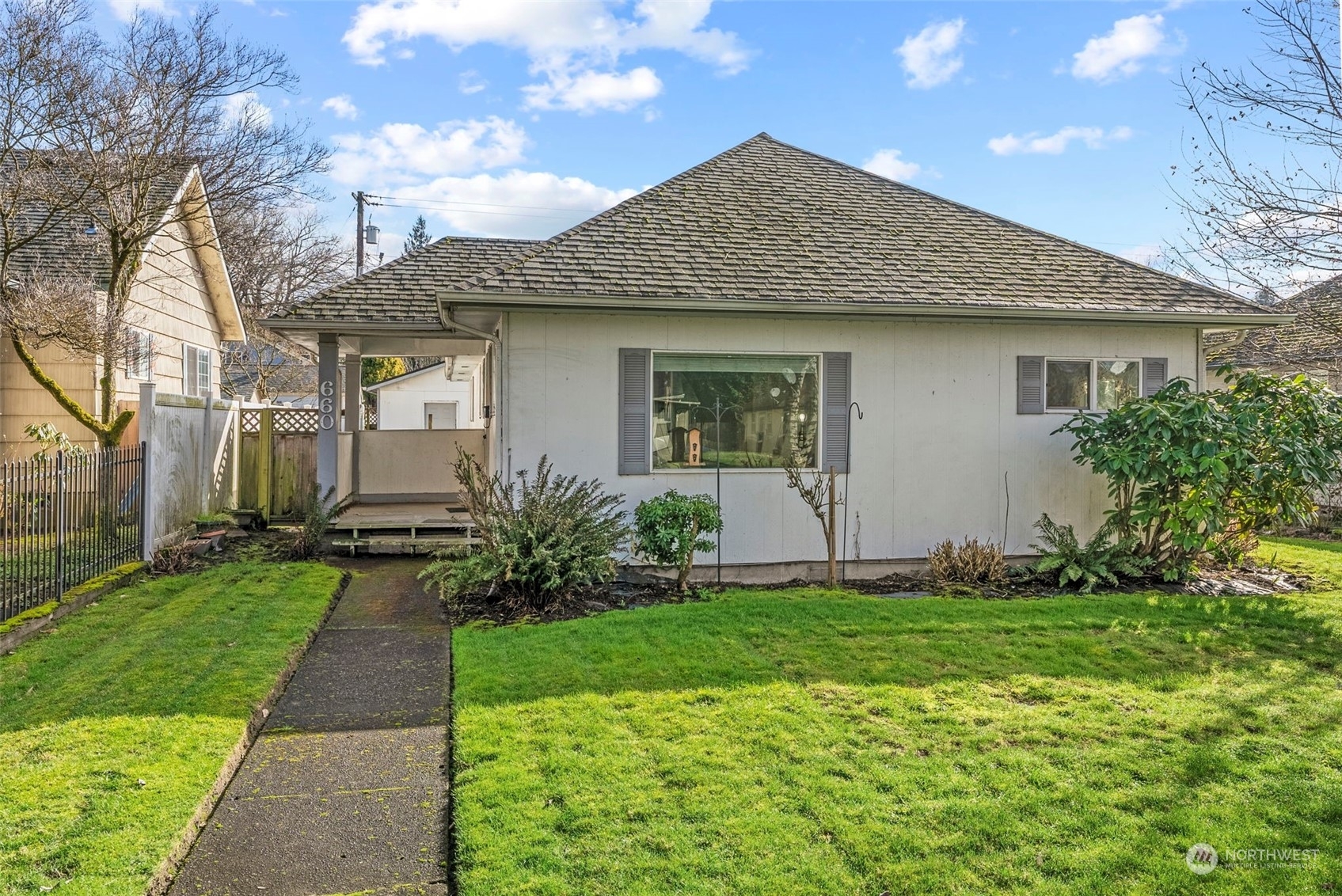 Property Photo: 660 18th Avenue WA 98632
