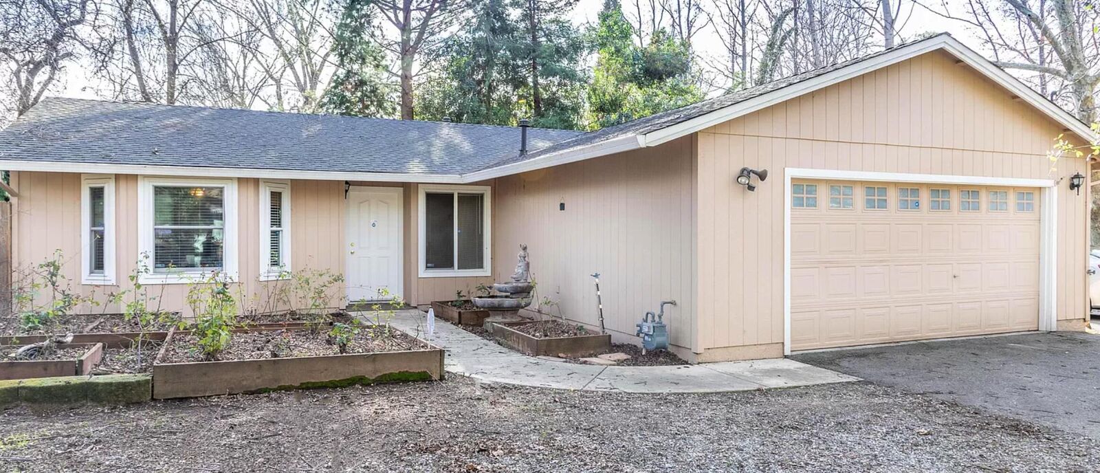Property Photo:  703 Leland Court  CA 96001